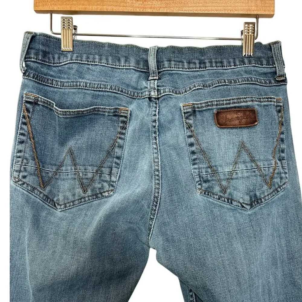 Vintage Wrangler Men's Straight Blue Faded Jeans‎ Size ~30x32